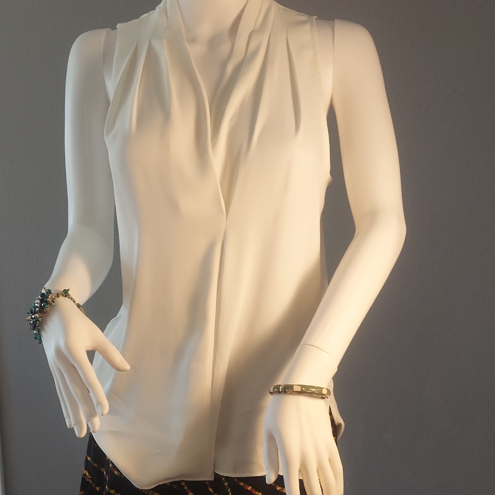 Elegant White Sleeveless Blouse